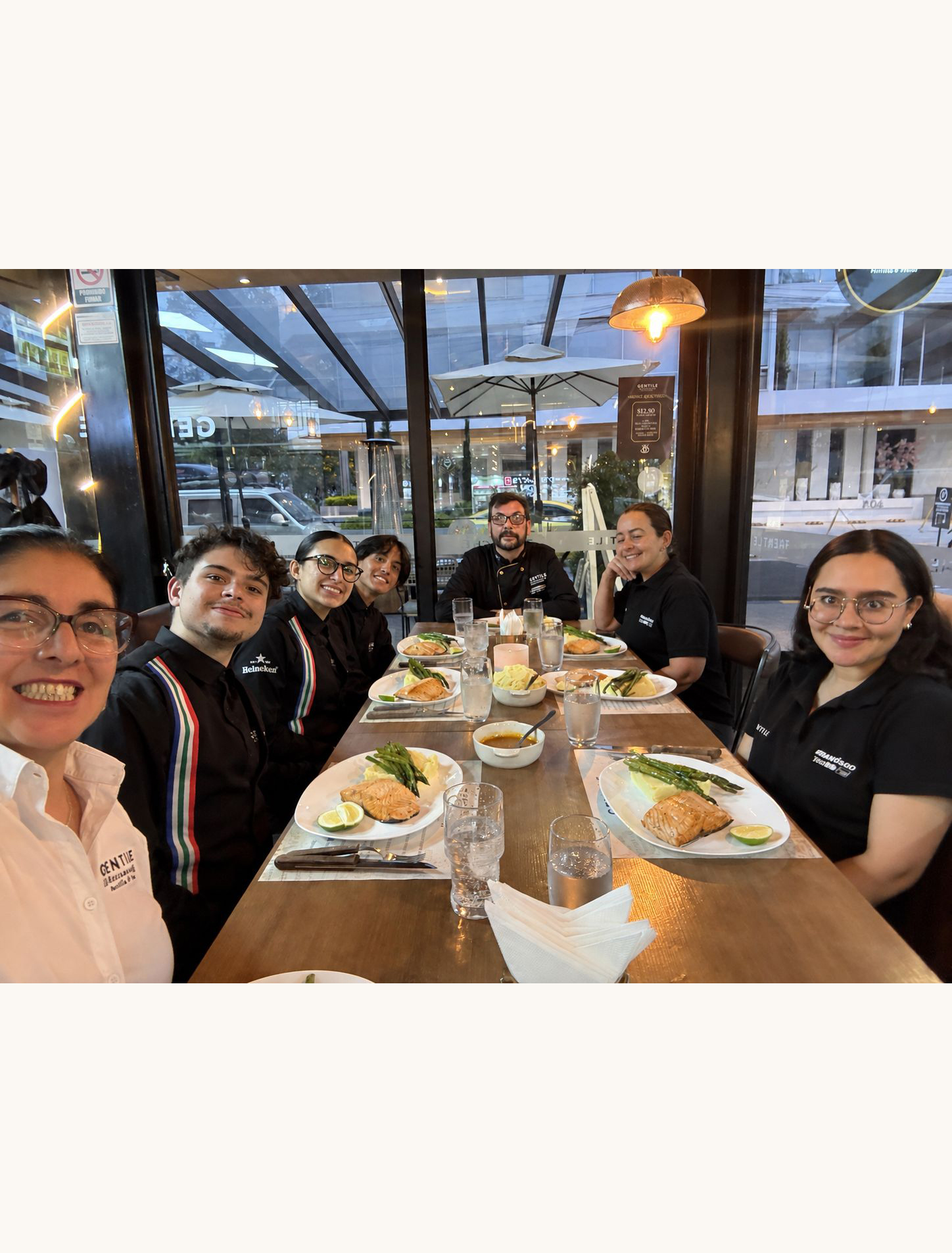 Ale Martell trabajando con equipos y liderazgo